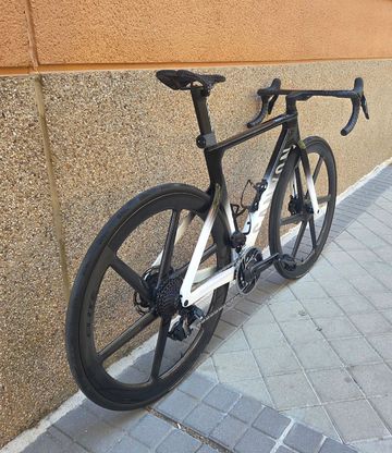 Used Canyon Aeroad CF SLX 7 AXS S2 2026 2026 Road & Gravel, White — image 3 of 11