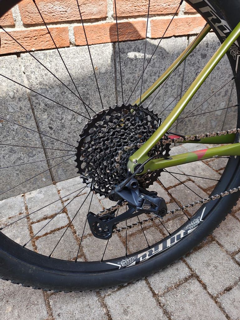 Gebrauchtes Merida Big Nine 6000 2020 Mountainbike, Grün — Bild 4 von 7