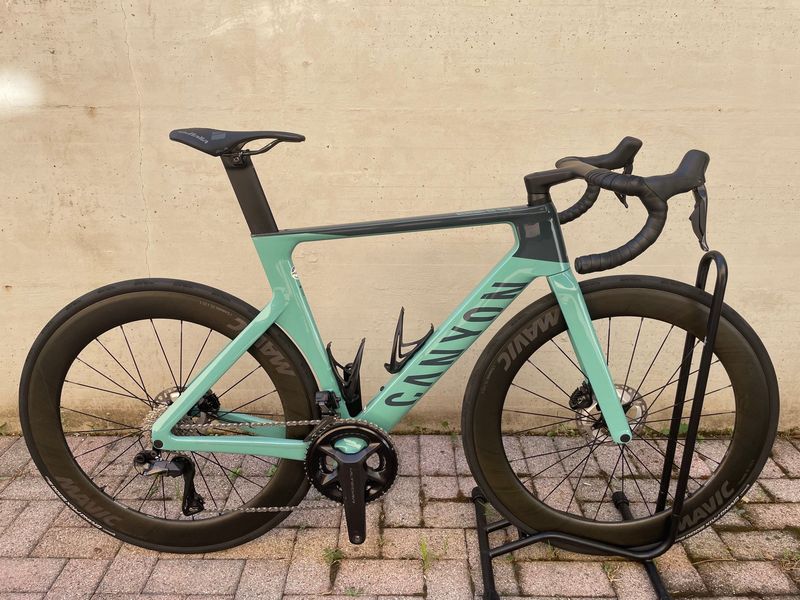 Used Canyon Aeroad CF SLX 8 Di2 Cosmic 2024 2024 Road & Gravel