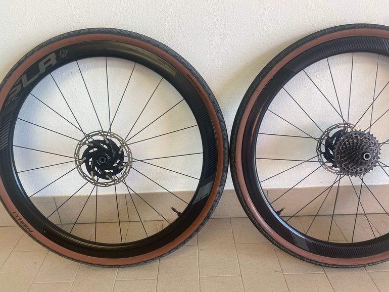 Gebrauchtes Giant Revolt Advanced Pro 0 2025 2025 Road & Gravel, Hellgrau — Bild 7 von 8
