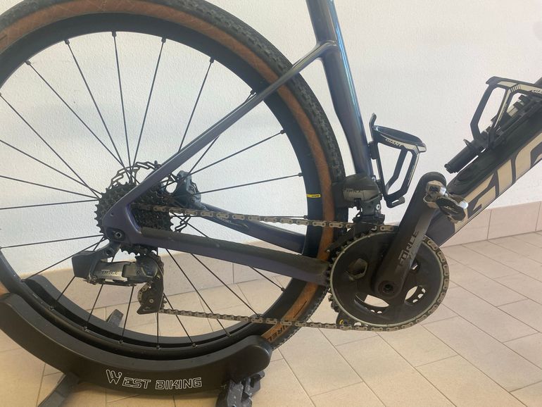 Gebrauchtes Giant Revolt Advanced Pro 0 2025 2025 Road & Gravel, Hellgrau — Bild 2 von 8