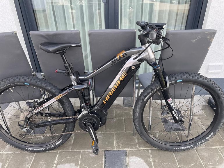 Used Haibike Sduro Shimano Deore 2018 Mountainbike, Black — image 2 of 5