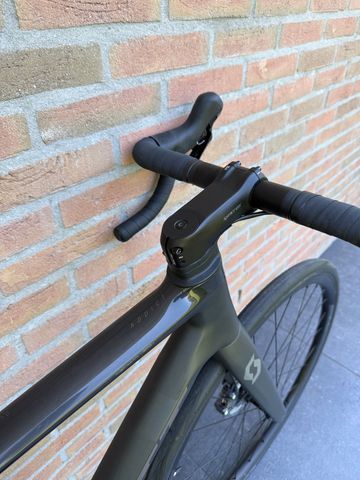 Używany Scott Addict 20 2022 2022 Road & Gravel — zdjęcie 4 z 14