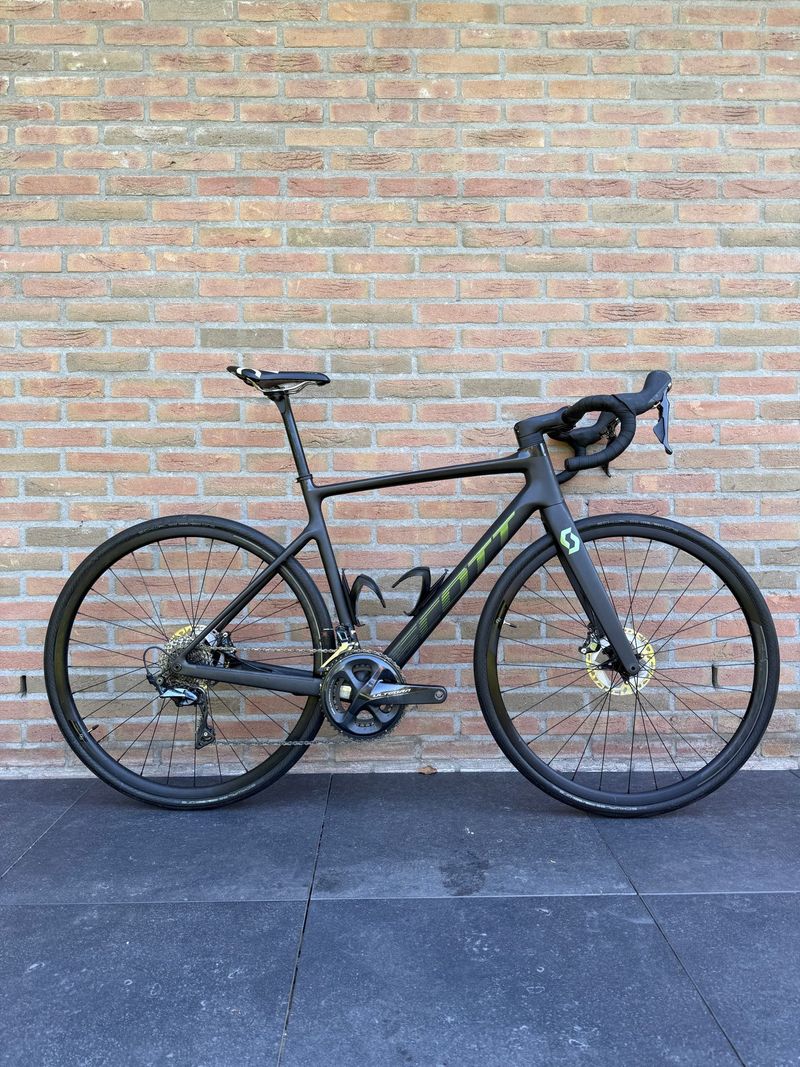 Używany Scott Addict 20 2022 2022 Road & Gravel