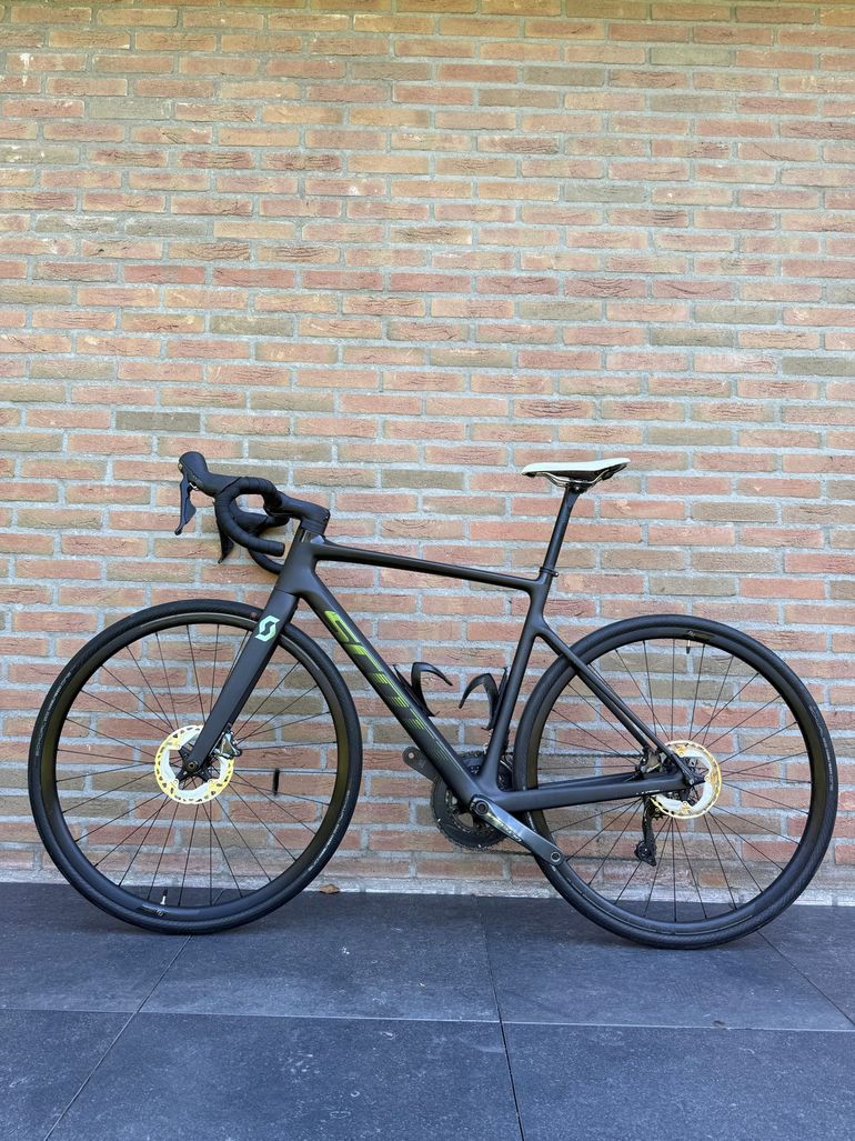 Używany Scott Addict 20 2022 2022 Road & Gravel — zdjęcie 9 z 14