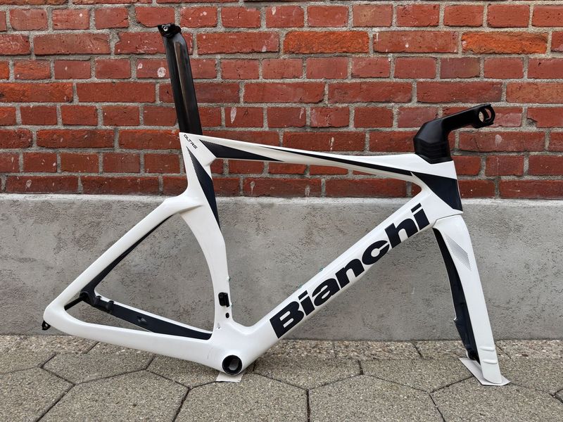 Použité Bianchi Oltre Frameset 2025 Road & Gravel