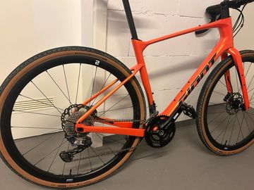 Tweedehands Giant Revolt Shimano GRX 2025 Road & Gravel — afbeelding 3 van 5