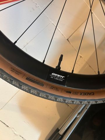 Tweedehands Giant Revolt Shimano GRX 2025 Road & Gravel — afbeelding 5 van 5