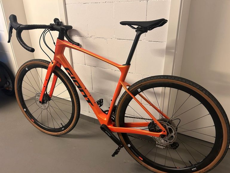 Tweedehands Giant Revolt Shimano GRX 2025 Road & Gravel — afbeelding 2 van 5