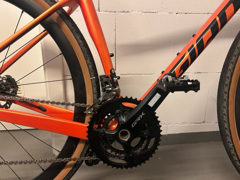 Tweedehands Giant Revolt Shimano GRX 2025 Road & Gravel — afbeelding 4 van 5