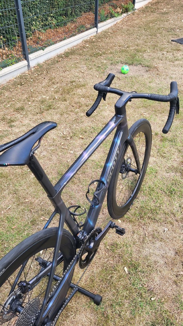 Używany Scott Addict RC 10 2026 2026 Road & Gravel — zdjęcie 4 z 10