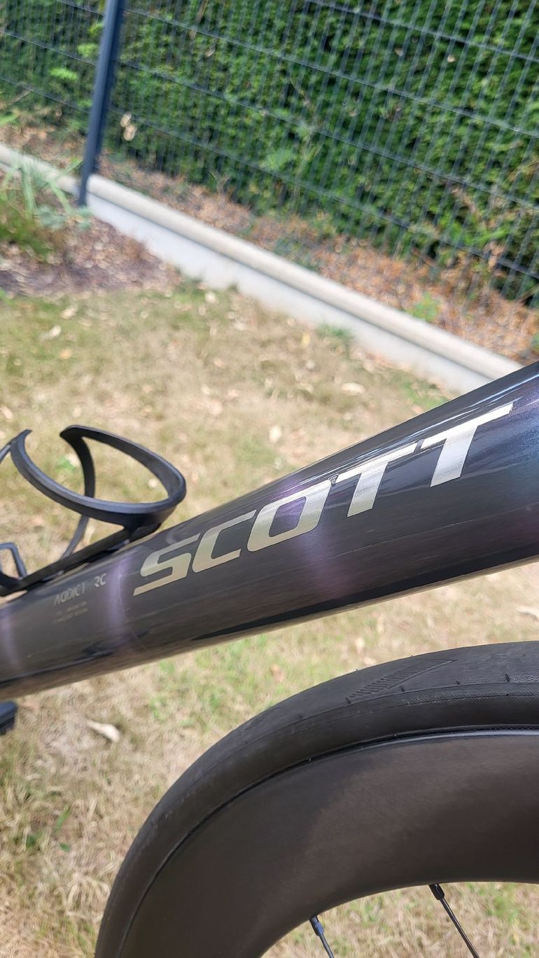 Używany Scott Addict RC 10 2026 2026 Road & Gravel — zdjęcie 9 z 10