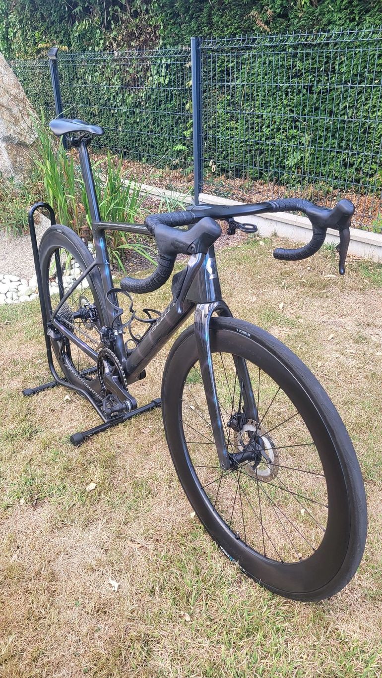 Używany Scott Addict RC 10 2026 2026 Road & Gravel — zdjęcie 7 z 10