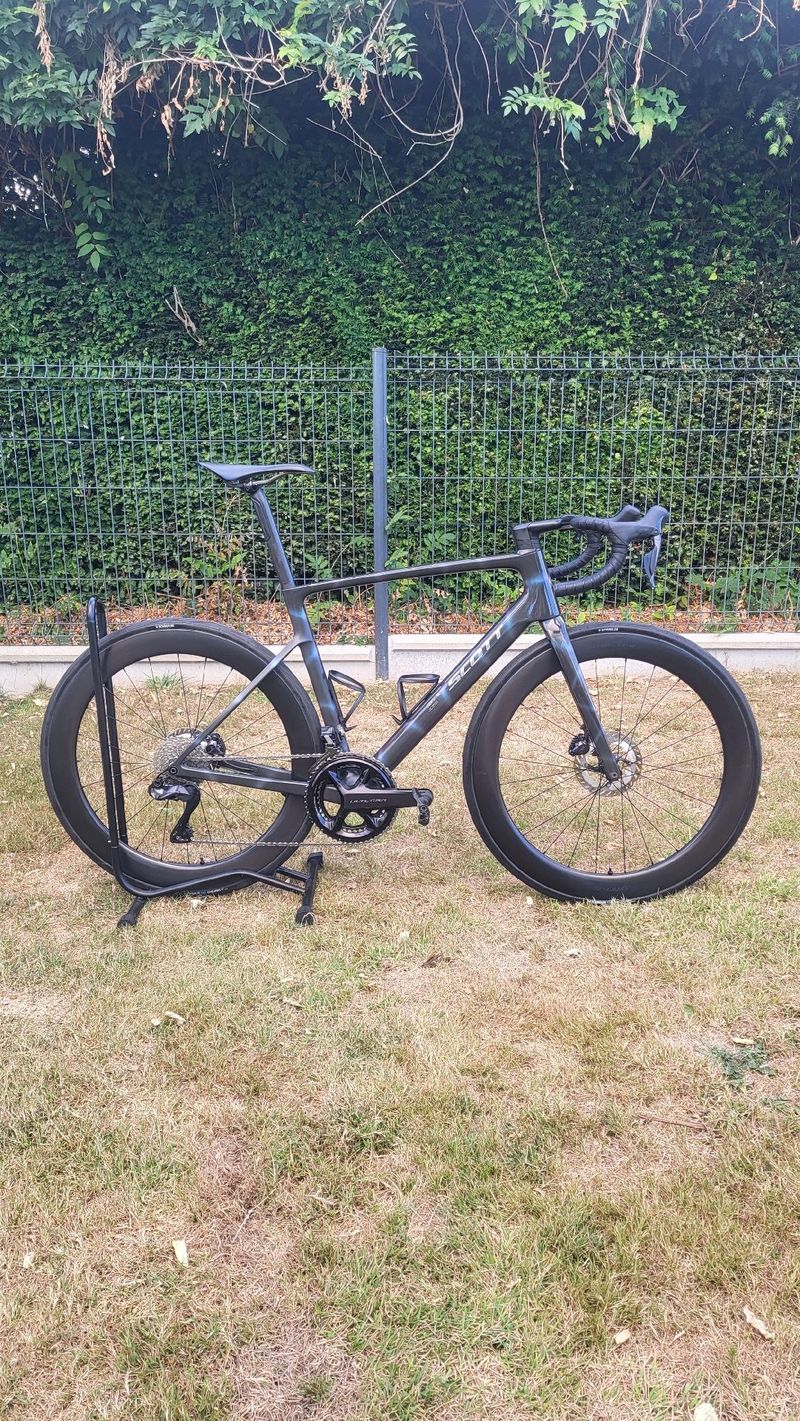 Used Scott Addict RC 10 2026 2026 Road & Gravel