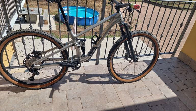 Trek Top Fuel 9.8 XT Gen 4 2025