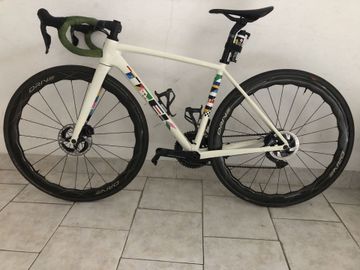 Tweedehands Giant Defy Advanced Pro 1 2021 2021 Road & Gravel — afbeelding 5 van 5