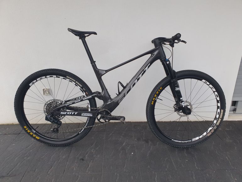 Brugt KTM Scott Spark RC Team (AXS + Prototype Carbon Zero) 2023 Mountainbike — billede 2 af 8