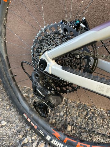 Giant Reign 29 SX 2021 2021 Mountainbike usato, Grigio chiaro — immagine 8 di 12