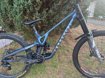 Commencal supreme v5 2024 Mountainbike d'occasion — image 2 sur 8
