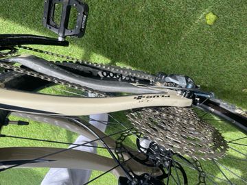 Pivot Firebird 29 Race XT 2021 2021 Mountainbike usato, Grigio chiaro — immagine 7 di 21