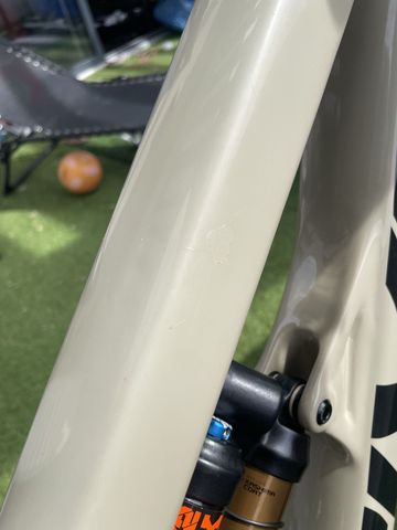 Pivot Firebird 29 Race XT 2021 2021 Mountainbike usato, Grigio chiaro — immagine 9 di 21