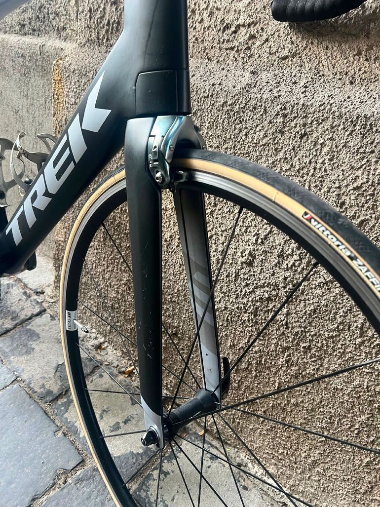 Used Trek Madone 9.0 2018 2018 Road & Gravel, Black — image 3 of 6