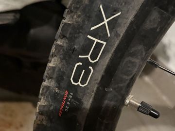 Trek X-Caliber 9 2020 2020 Mountainbike de segunda mano, Gris claro — imagen 4 de 4