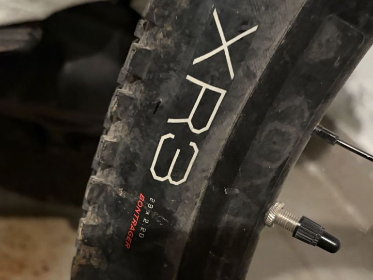 Trek X-Caliber 9 2020 2020 Mountainbike de segunda mano, Gris claro — imagen 4 de 4