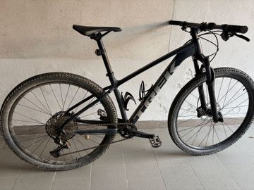 Gebrauchtes Trek X-Caliber 9 2020 2020 Mountainbike, Hellgrau, 27.5 — Bild 2 von 3