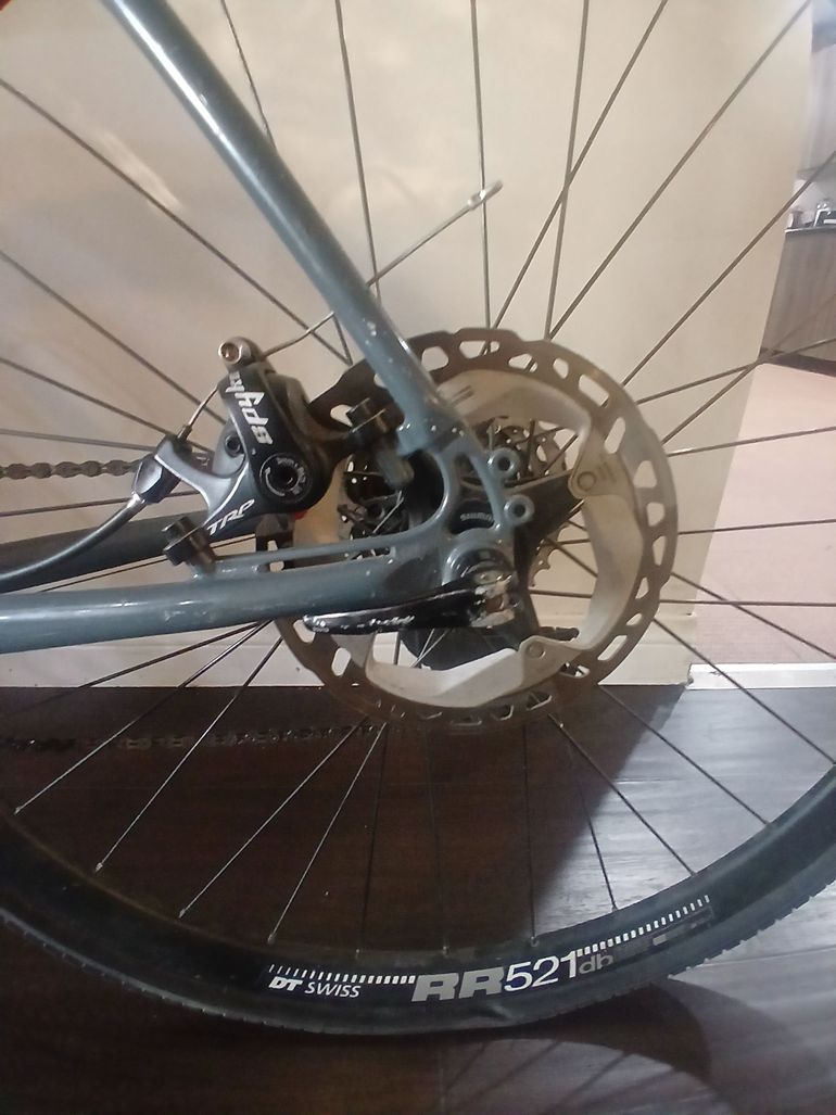 Used Raleigh RXM 2017 2017 Road & Gravel, Light Gray — image 7 of 8