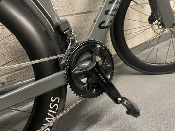 Used Canyon Speedmax CF 7 Di2 2025 2025 Road & Gravel, Light Gray — image 4 of 7