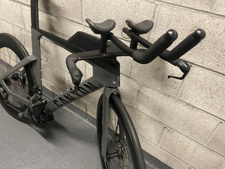 Used Canyon Speedmax CF 7 Di2 2025 2025 Road & Gravel, Light Gray — image 7 of 7