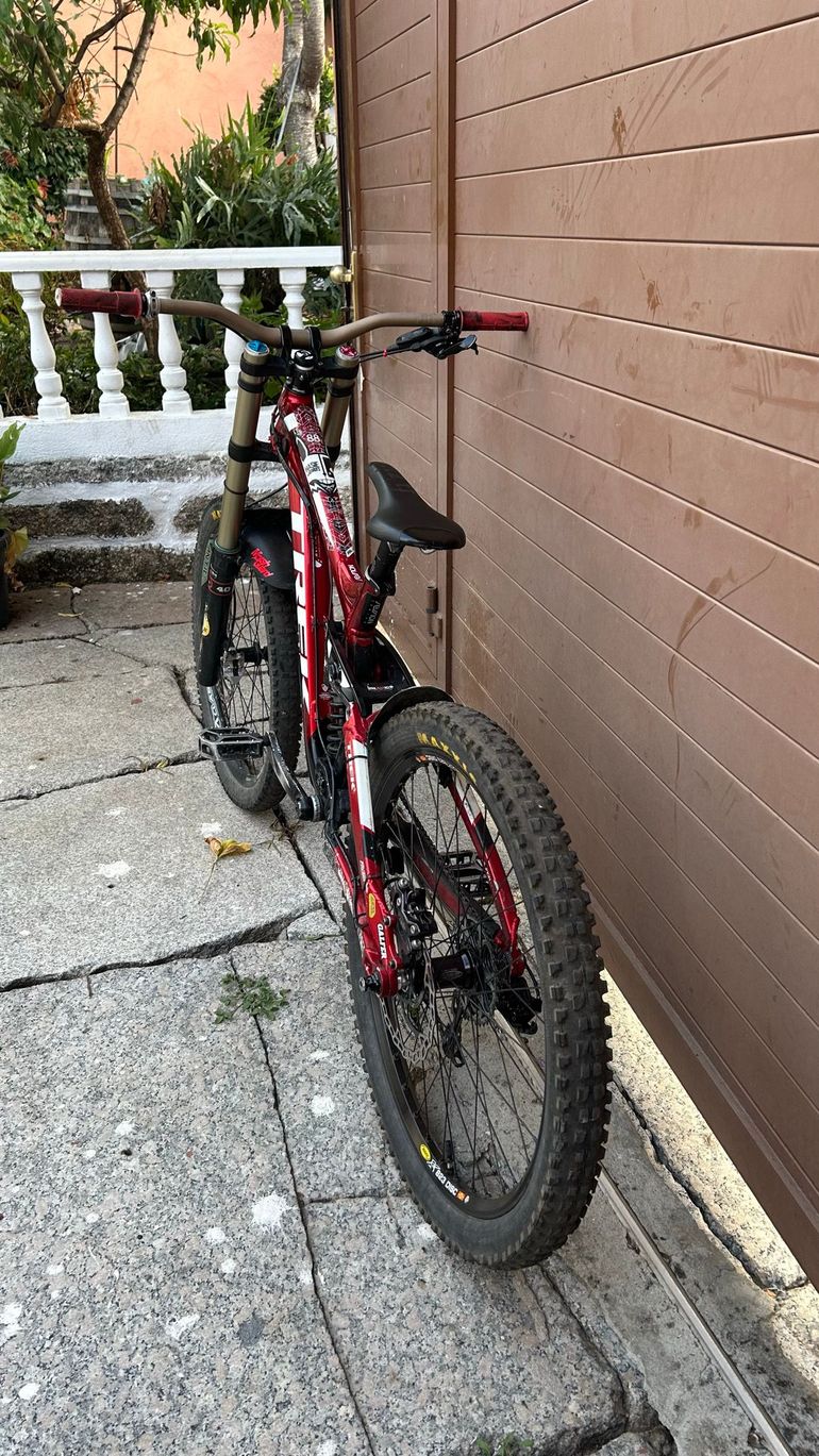 Used Trek Session 9.9 2018 2018 Mountainbike, Red, 27.5 — image 3 of 3