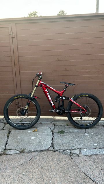 Used Trek Session 9.9 2018 2018 Mountainbike, Red, 27.5 — image 1 of 3