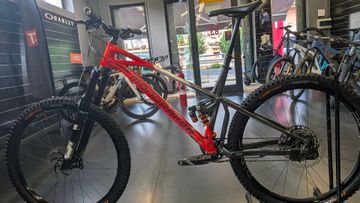 Gebrauchtes Mondraker SUPERFOXY R 2024 2024 Mountainbike, Rot — Bild 2 von 4