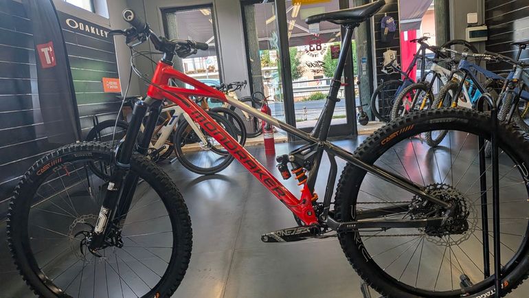 Gebrauchtes Mondraker SUPERFOXY R 2024 2024 Mountainbike, Rot — Bild 2 von 4