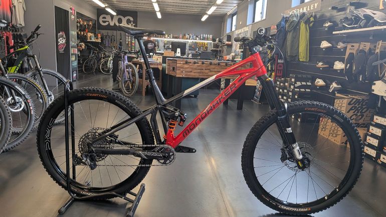 Gebrauchtes Mondraker SUPERFOXY R 2024 2024 Mountainbike, Rot — Bild 1 von 4