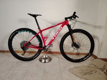Käytetty Trek Procaliber 9.8 SL 2019 2019 Mountainbike — kuva 1 / 6