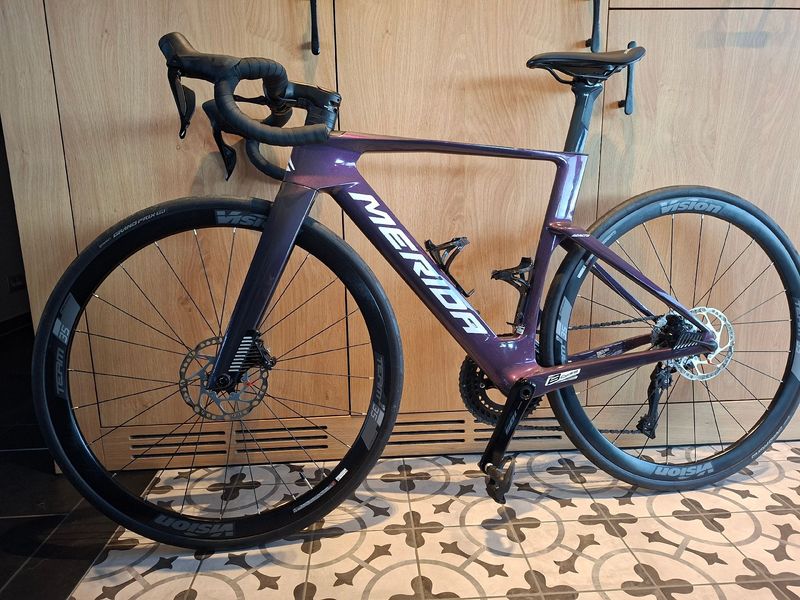 Použité Merida REACTO TEAM 2027 2027 Road & Gravel