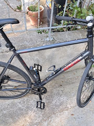 Used Genesis Flyer 2022 2022 Urban, Light Gray — image 2 of 6