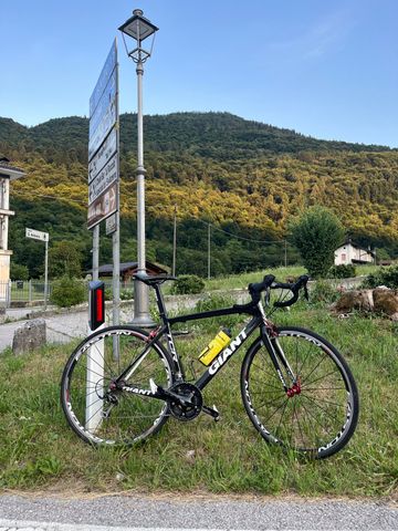 Gebrauchtes Giant TCR Advanced 2 2021 2021 Road & Gravel, Schwarz — Bild 1 von 3
