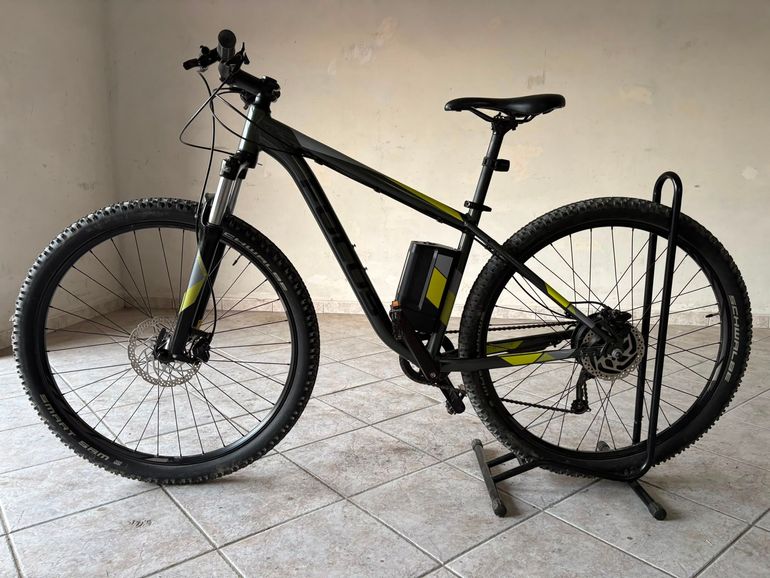 Focus WHISTLER² Plus 2018 2018 Urban usato, Nero — immagine 2 di 6