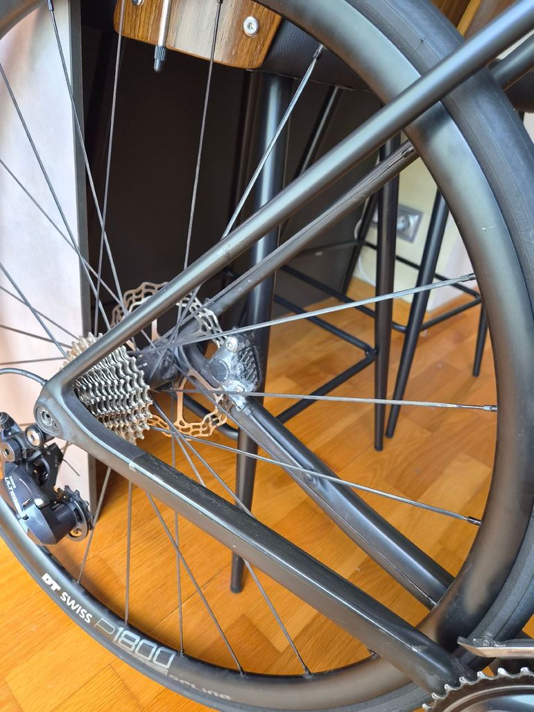 Tweedehands Canyon Ultimate CF SL 8 Disc 2022 2022 Road & Gravel — afbeelding 12 van 14