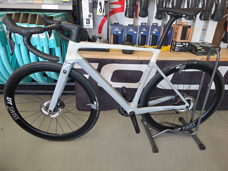 Brugt Focus IZALCO MAX 9.8 2024 2024 Road & Gravel — billede 2 af 6