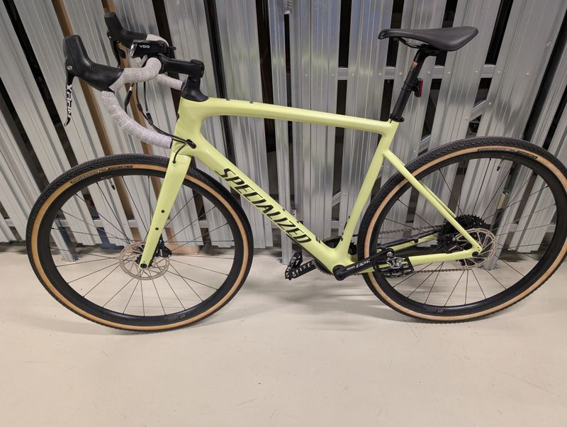 Specialized Diverge Sport Carbon 2022 2022 Road & Gravel d'occasion