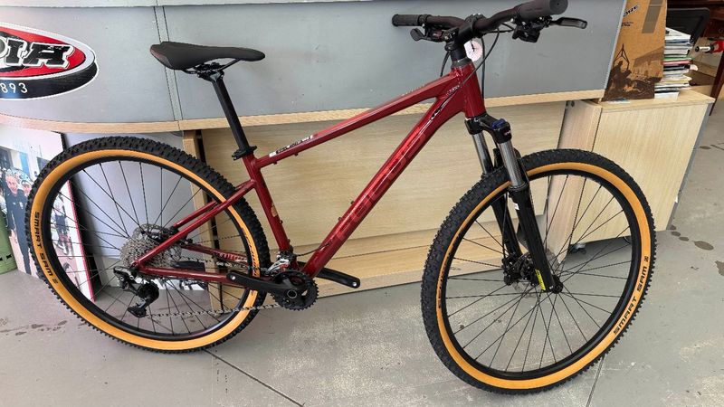 Focus WHISTLER 3.7 2022 2022 Urban & Touring usato