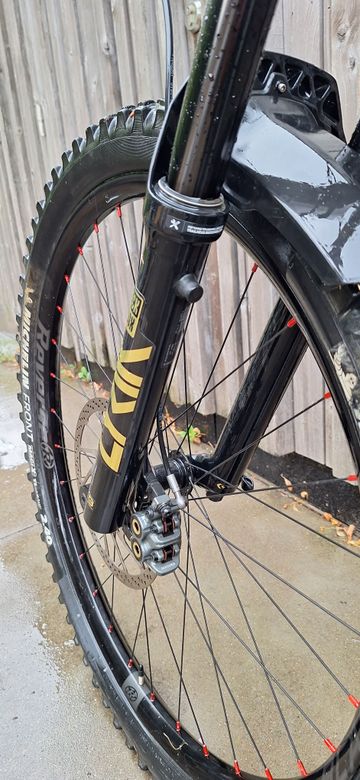 Brugt Transition Sentinel Carbon 2023 Mountainbike — billede 5 af 7