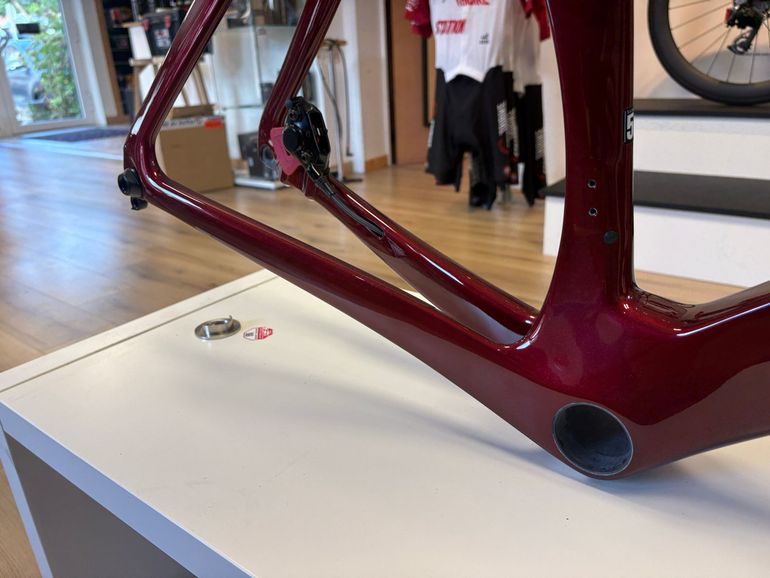 Used Cervélo P5 Frameset 2026 Road & Gravel, Red — image 5 of 7