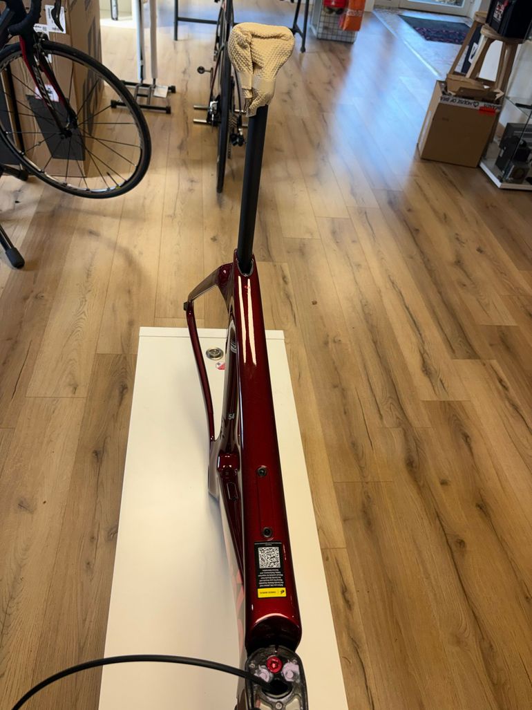 Used Cervélo P5 Frameset 2026 Road & Gravel, Red — image 6 of 7