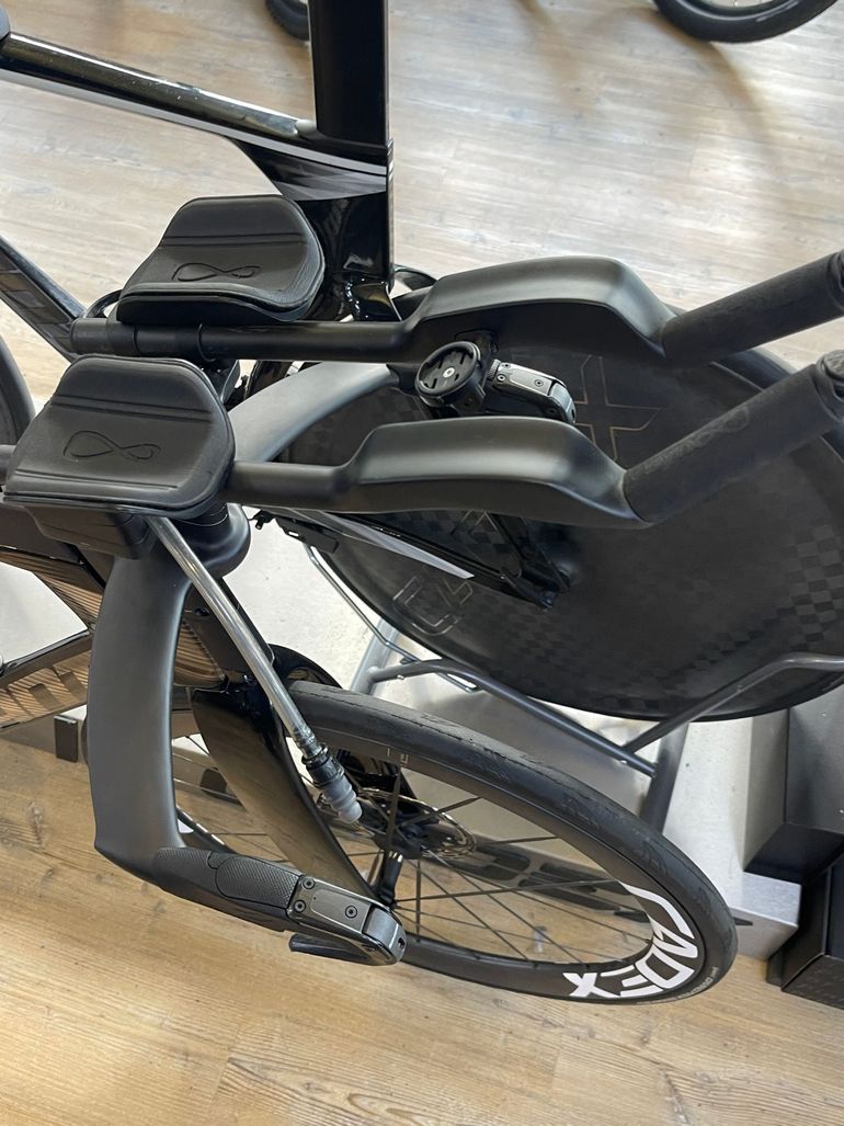 Tweedehands Giant Trinity SRAM Force eTap AXS 2025 Road & Gravel — afbeelding 2 van 5